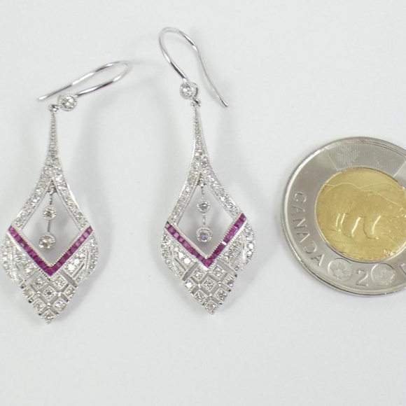 Spectacular Earrings That are Sure to Impress that Special Someone. - Picture 3 of 5